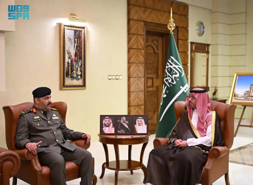 الأمير سعود بن جلوي يرحب بمدير مكافحة المخدرات في جدة الأمير سعود بن جلوي يرحب بمدير مكافحة المخدرات في جدة