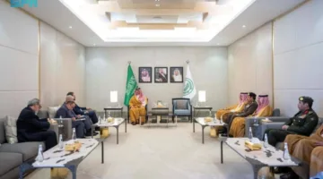 الأمير عبدالعزيز بن سعود يلتقي برئيس منظمة الحج والزيارة الإيرانية