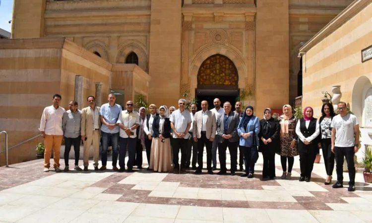 الأمين العام للمجلس الأعلى للآثار يزور المنطقة التاريخية في مجمع الأديان. الأمين العام للمجلس الأعلى للآثار يزور المنطقة التاريخية في مجمع الأديان.