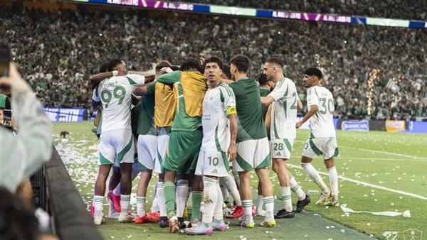الأهلي السعودي بطلا لدوري أبطال آسيا رسميا بعد الفوز على كاواساكي بهدفين الأهلي السعودي بطلا لدوري أبطال آسيا رسميا بعد الفوز على كاواساكي بهدفين