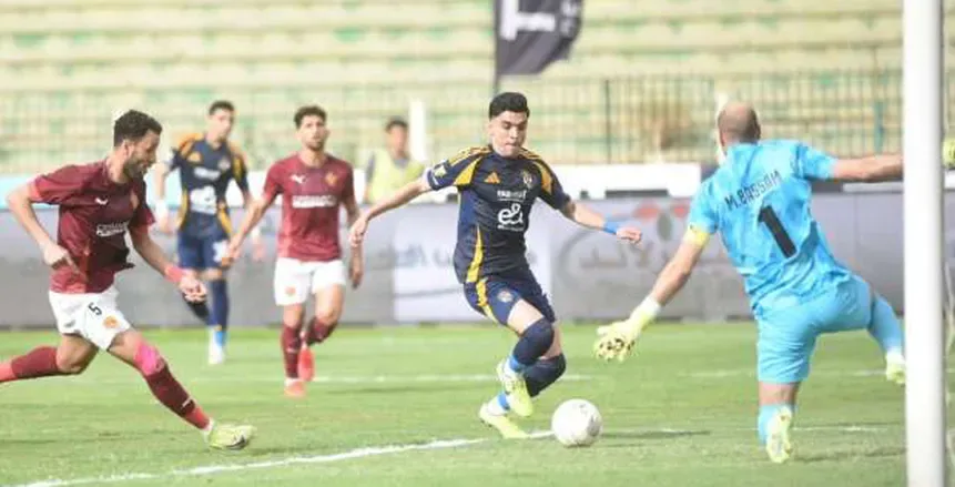 الأهلي يأخذ الصدارة على سيراميكا كليوباترا بهدف بن شرقي في الشوط الأول الأهلي يأخذ الصدارة على سيراميكا كليوباترا بهدف بن شرقي في الشوط الأول