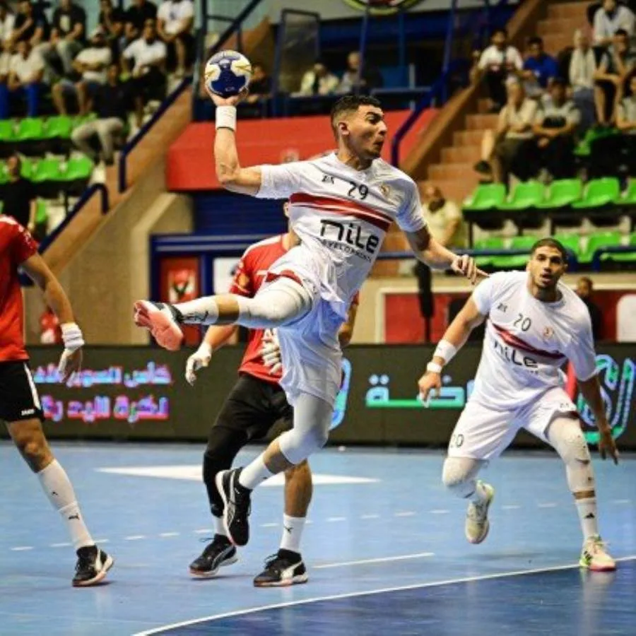 الأهلي يتفوق على الزمالك 31-26 ويتأهل لنهائي السوبر الأفريقي لكرة اليد الأهلي يتفوق على الزمالك 31-26 ويتأهل لنهائي السوبر الأفريقي لكرة اليد