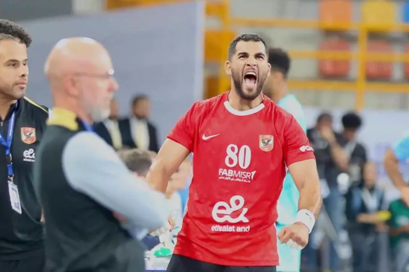 الأهلي يتوج بلقب السوبر الإفريقي لكرة اليد للمرة الخامسة بعد انتصاره الكبير على الترجي الأهلي يتوج بلقب السوبر الإفريقي لكرة اليد للمرة الخامسة بعد انتصاره الكبير على الترجي