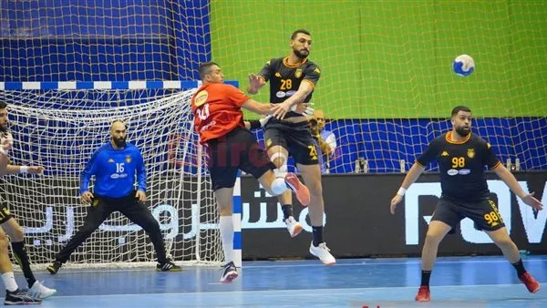 الأهلي ينتصر على الترجي ويتوج بلقب السوبر الإفريقي في كرة اليد، وينضم الزمالك إلى مونديال الأندية. الأهلي ينتصر على الترجي ويتوج بلقب السوبر الإفريقي في كرة اليد، وينضم الزمالك إلى مونديال الأندية.