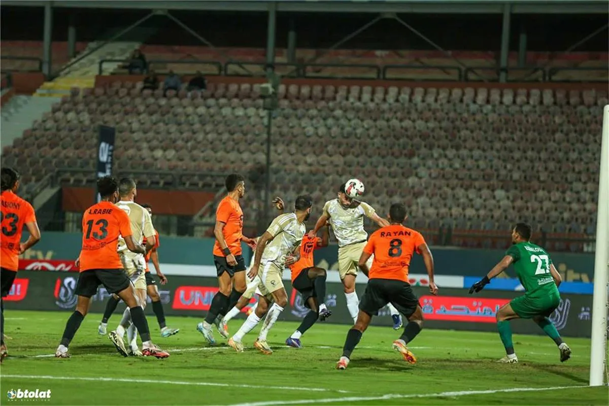 الأهلي يواجه تحديًا صعبًا ضد البنك الأهلي في سعيه للتتويج بلقب الدوري. الأهلي يواجه تحديًا صعبًا ضد البنك الأهلي في سعيه للتتويج بلقب الدوري.