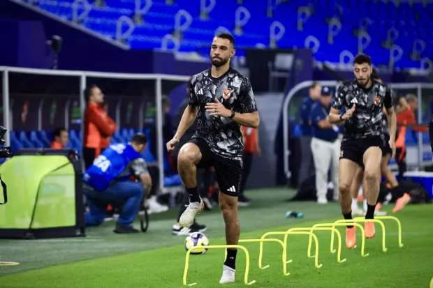 الأهلي يُفاجئ عمرو السولية بعد قرار الاعتزال.. اكتشف التفاصيل. الأهلي يُفاجئ عمرو السولية بعد قرار الاعتزال.. اكتشف التفاصيل.