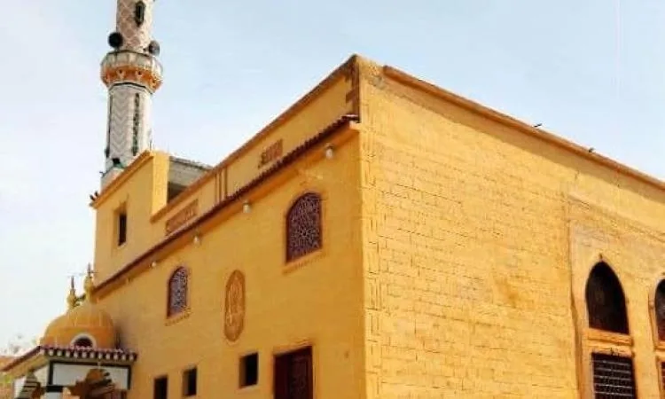 “الأوقاف” تدشن 11 مسجدًا يوم الجمعة كجزء من مشروعها لإعادة بناء دور العبادة. “الأوقاف” تدشن 11 مسجدًا يوم الجمعة كجزء من مشروعها لإعادة بناء دور العبادة.