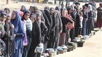 «الأونروا»: إسرائيل تستغل الجوع كوسيلة ضغط وشاحنات الإغاثة محتجزة عند الحدود