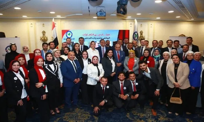 «الإصلاح والنهضة» يناقش مستقبل سيناء في صالون سياسي بالإسكندرية «الإصلاح والنهضة» يناقش مستقبل سيناء في صالون سياسي بالإسكندرية