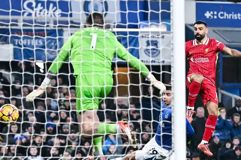 الاتحاد الأوروبي يكرم ليفربول وإيفرتون لموقفهما المشترك ضد العنصرية الاتحاد الأوروبي يكرم ليفربول وإيفرتون لموقفهما المشترك ضد العنصرية