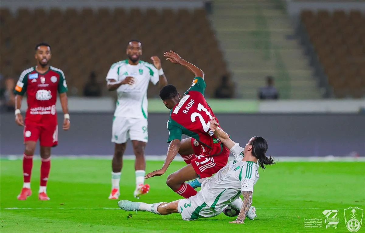الاتفاق يحقق فوزًا ساحقًا على الأهلي بثلاثة أهداف في الدوري السعودي الاتفاق يحقق فوزًا ساحقًا على الأهلي بثلاثة أهداف في الدوري السعودي