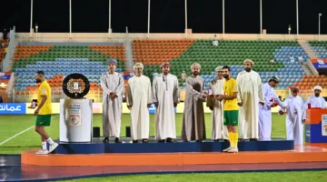 الاحتفال بتتويج نادي السيب بلقب دوري عُمانتل لكرة القدم