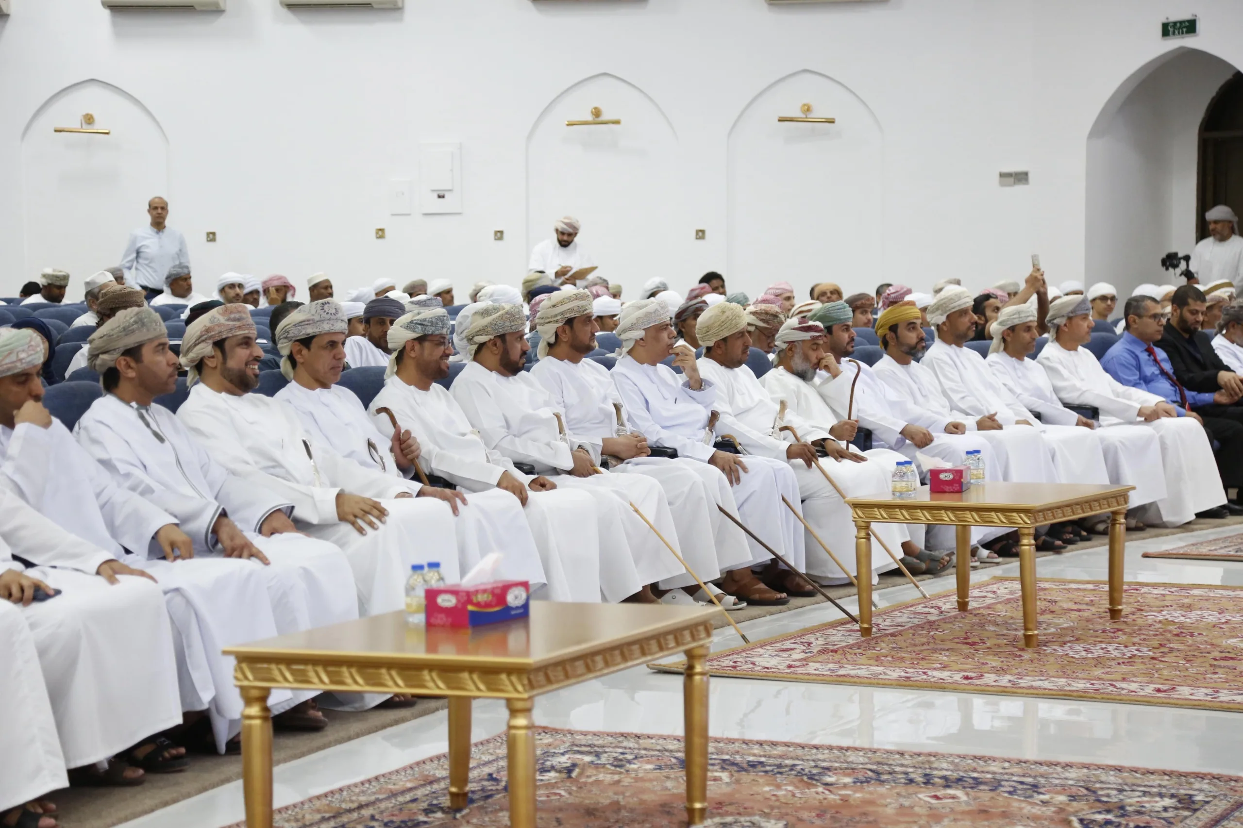 الاحتفال بتكريم 105 من الطلبة المجيدين بتعليمية البريمي الاحتفال بتكريم 105 من الطلبة المجيدين بتعليمية البريمي