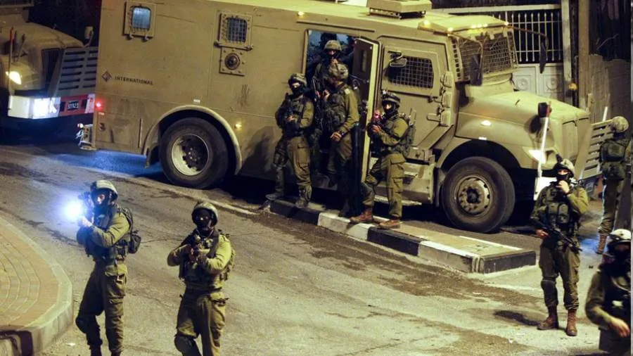 الاحتلال يقتحم بلدة الرام شمال القدس الاحتلال يقتحم بلدة الرام شمال القدس