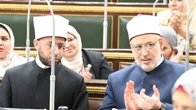 البرلمان يوافق على مقترح الأزهر يترجيح رأي هيئة كبار العلماء حال تعارض الفتاوى البرلمان يوافق على مقترح الأزهر يترجيح رأي هيئة كبار العلماء حال تعارض الفتاوى