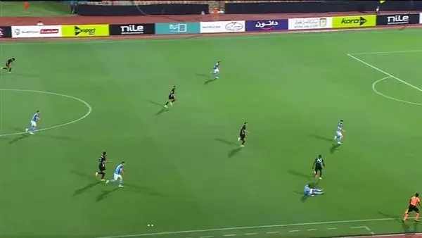 البنك الأهلي يضرب بقوة وينهي الشوط الأول متقدمًا على بيراميدز بثنائية نظيفة..فيديو البنك الأهلي يضرب بقوة وينهي الشوط الأول متقدمًا على بيراميدز بثنائية نظيفة..فيديو