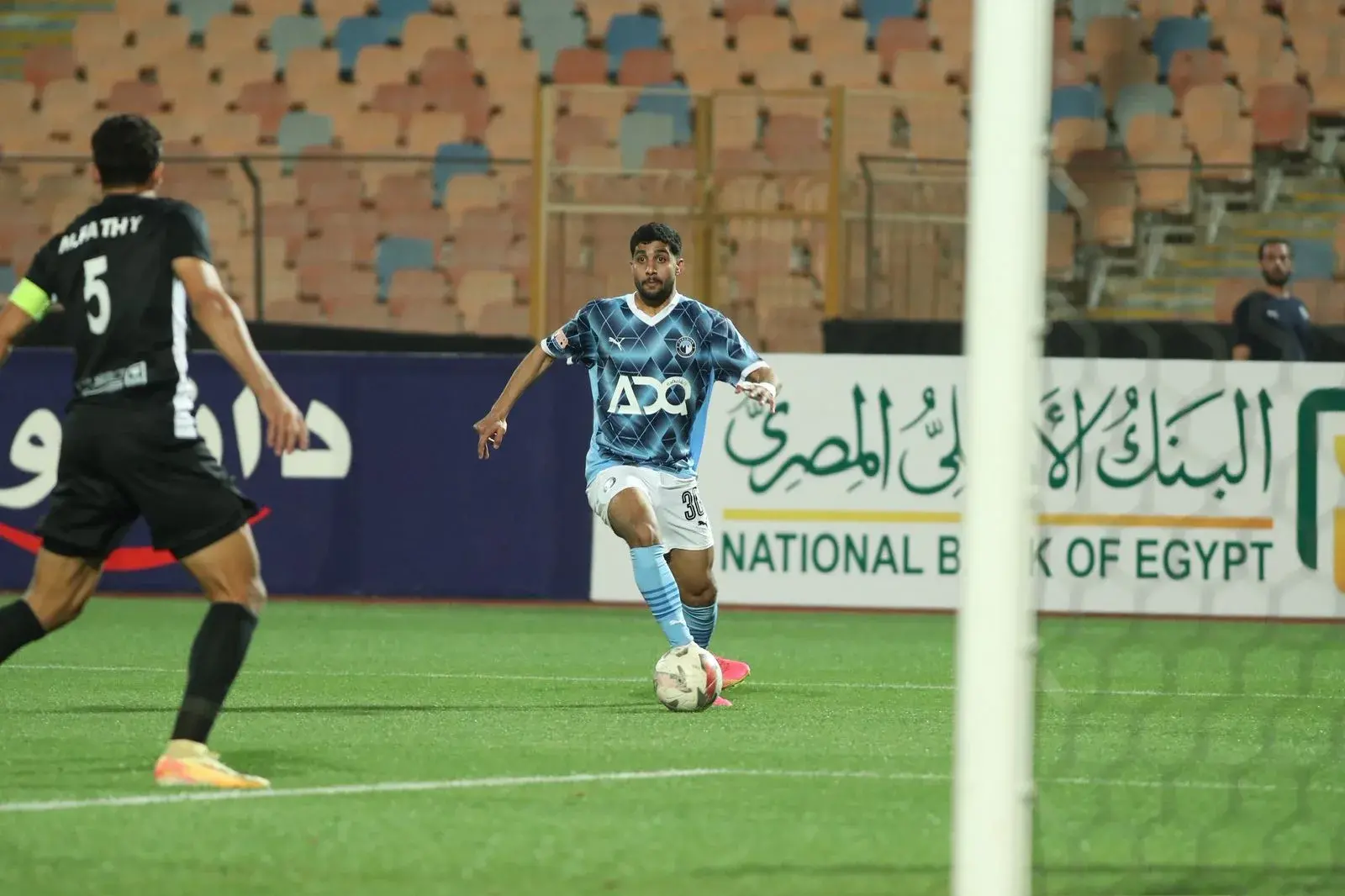 البنك الأهلي يفوز على بيراميدز في الدوري الممتاز البنك الأهلي يفوز على بيراميدز في الدوري الممتاز