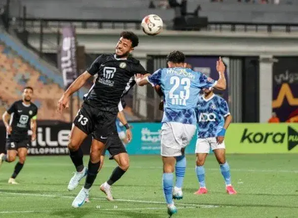 البنك الأهلي يُسقط بيراميدز برباعية ويُشعل الصراع على لقب الدوري المصري «فيديو» البنك الأهلي يُسقط بيراميدز برباعية ويُشعل الصراع على لقب الدوري المصري «فيديو»