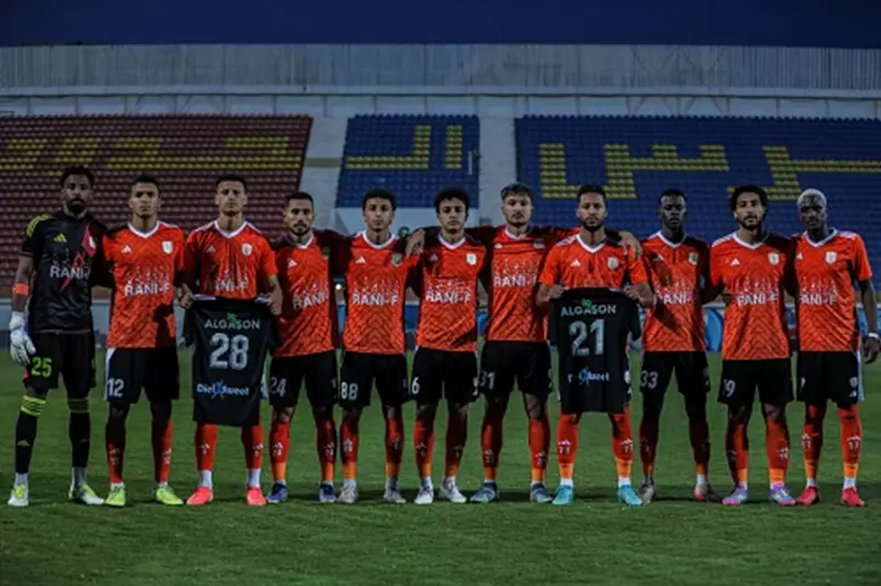 بعد إعادة استخدام تقنية الفيديو.. طرد حارس مرمى فاركو خلال مباراة الأهلي في الدوري بعد إعادة استخدام تقنية الفيديو.. طرد حارس مرمى فاركو خلال مباراة الأهلي في الدوري