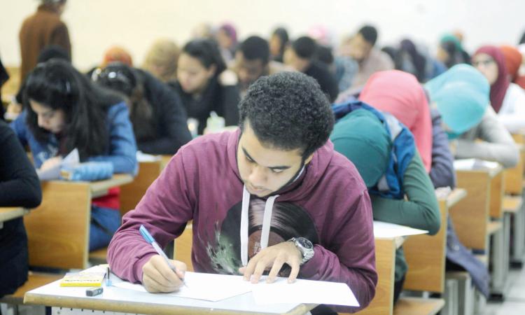 التفاصيل الكاملة لمواصفات الأسئلة وتوزيع الدرجات فى امتحانات الثانويةالعامة التفاصيل الكاملة لمواصفات الأسئلة وتوزيع الدرجات فى امتحانات الثانويةالعامة