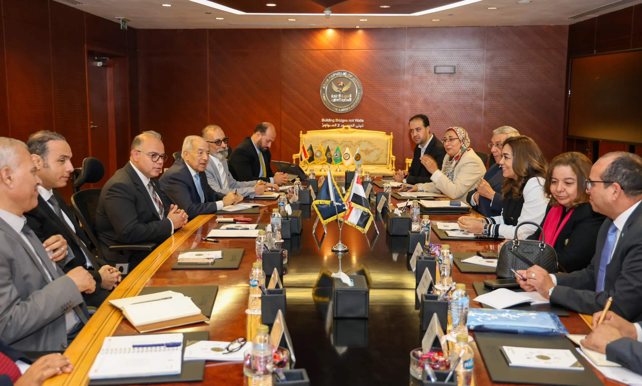 التنمية المحلية تبحث كيفية الاستفادة من الخدمات المالية غير المصرفية في المحافظات التنمية المحلية تبحث كيفية الاستفادة من الخدمات المالية غير المصرفية في المحافظات