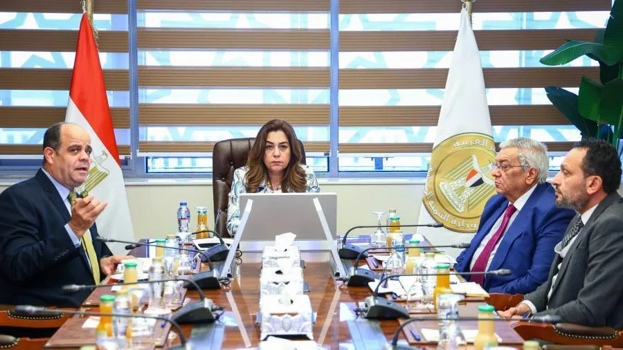 «التنمية المحلية» تراقب الجهود المبذولة لتحسين خدمات النظافة في القاهرة والجيزة «التنمية المحلية» تراقب الجهود المبذولة لتحسين خدمات النظافة في القاهرة والجيزة