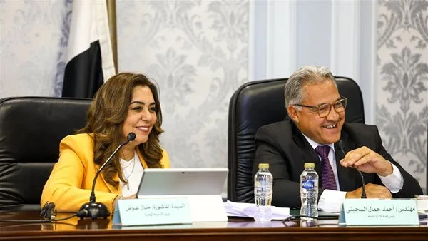 التنمية المحلية: نولي اهتماما كبيرا لتشجيع الاستثمار ودعم القطاع الخاص في مشروعات البنية التحتية بالمحافظات التنمية المحلية: نولي اهتماما كبيرا لتشجيع الاستثمار ودعم القطاع الخاص في مشروعات البنية التحتية بالمحافظات