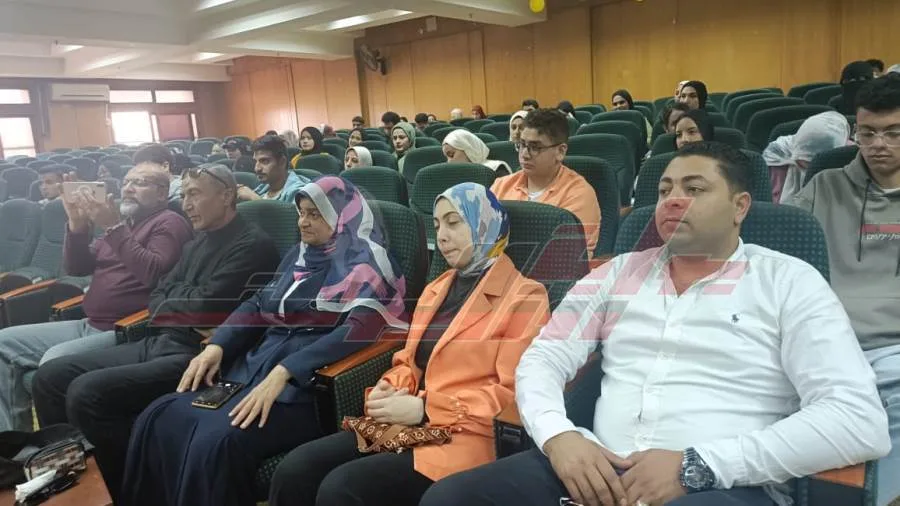 «التوعية بخطورة التنمر ومدى تأثيره على الفرد والمجتمع» ندوة بجامعة كفر الشيخ «التوعية بخطورة التنمر ومدى تأثيره على الفرد والمجتمع» ندوة بجامعة كفر الشيخ