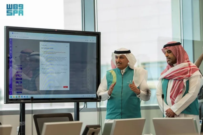 الجاسر يتفقد المركز الإعلامي بمجمع صالات الحج والعمرة تحضيرًا لبدء أنشطته