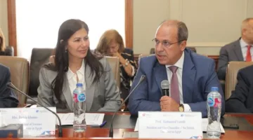 الجامعة البريطانية تنظم ندوة أكاديمية رفيعة المستوى حول أزمة التجارة العالمية