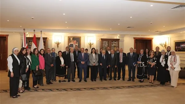 الجامعة البريطانية في مصر تنظم ندوة أكاديمية رفيعة المستوى حول أزمة التجارة العالمية الجامعة البريطانية في مصر تنظم ندوة أكاديمية رفيعة المستوى حول أزمة التجارة العالمية
