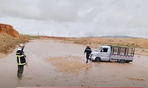 الجزائر: وفاة 4 أفراد وإصابة العشرات بسبب الظروف الجوية المتقلبة