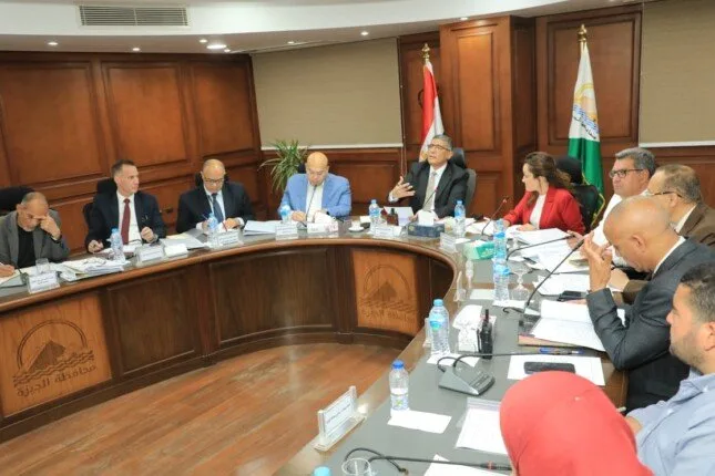 الجيزة تُعد لإطلاق 2130 مدفنًا جديدًا على طريق الفيوم عبر نظام القرعة الإلكترونية الجيزة تُعد لإطلاق 2130 مدفنًا جديدًا على طريق الفيوم عبر نظام القرعة الإلكترونية