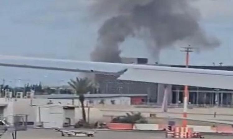 الجيش الإسرائيلي: إصابة شخص إثر سقوط صاروخ حوثي في محيط مطار بن جوريون الجيش الإسرائيلي: إصابة شخص إثر سقوط صاروخ حوثي في محيط مطار بن جوريون