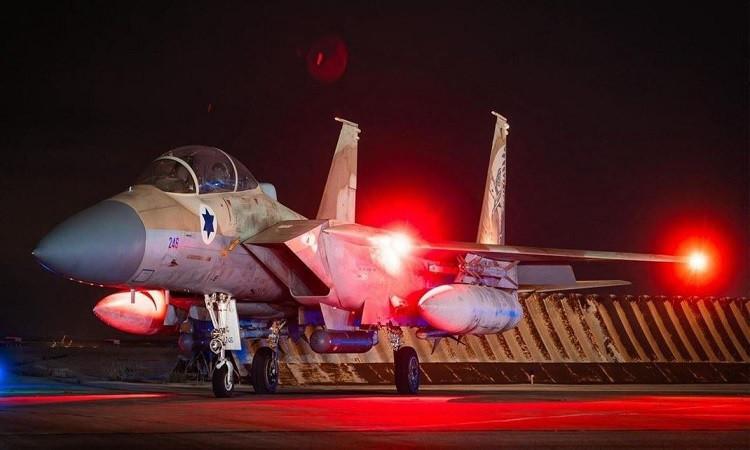 الجيش الإسرائيلي يشن غارات جوية على منطقة مجاورة للقصر الرئاسي في دمشق الجيش الإسرائيلي يشن غارات جوية على منطقة مجاورة للقصر الرئاسي في دمشق