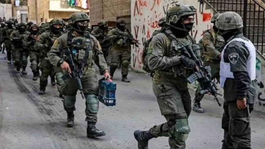 الجيش الإسرائيلي يواصل تعزيز إجراءاته العسكرية على حاجز بيت فوريك شرق نابلس. الجيش الإسرائيلي يواصل تعزيز إجراءاته العسكرية على حاجز بيت فوريك شرق نابلس.