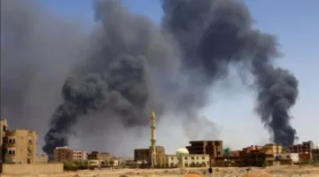 السيطرة على حرائق مستودعات نفطية استهدفتها مسيرات فى بورتسودان