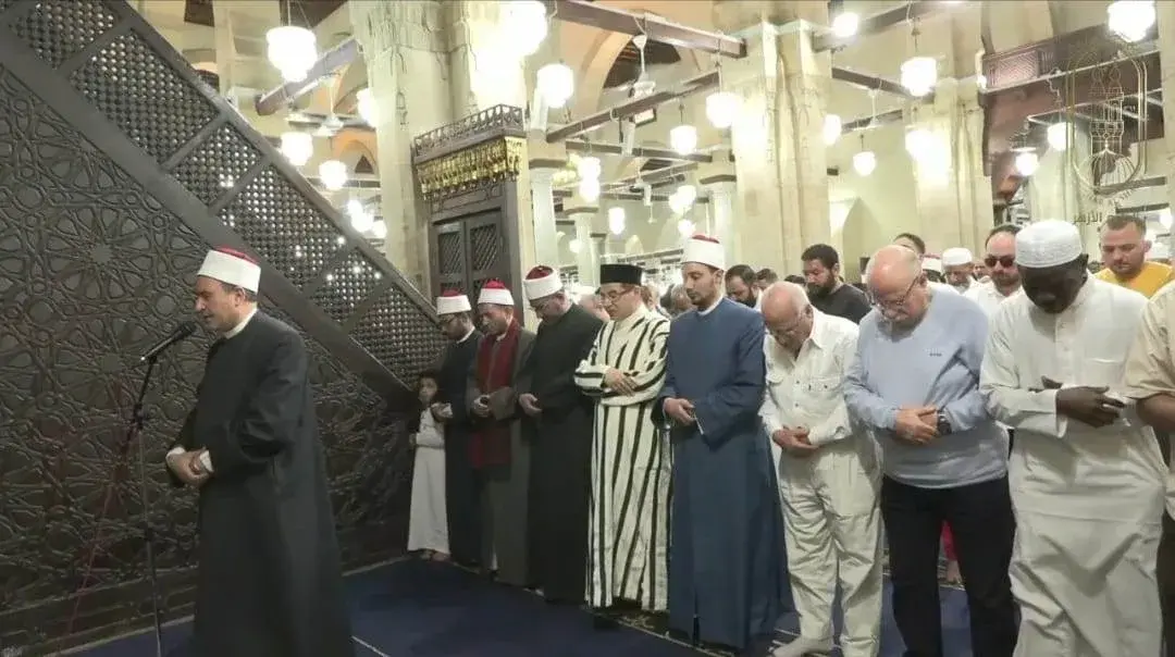الحديث بغير علم في أمور الدين استخفاف يقود للفتنة ويحدث أزمات بالمجتمع الحديث بغير علم في أمور الدين استخفاف يقود للفتنة ويحدث أزمات بالمجتمع