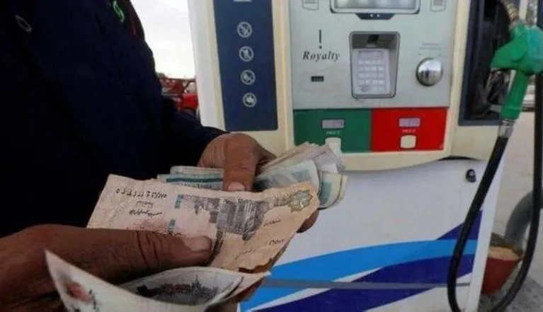 الحكومة المصرية ترد على مقاطع "البترول المغشوش" وأعطال السيارات المفاجئة الحكومة المصرية ترد على مقاطع "البترول المغشوش" وأعطال السيارات المفاجئة