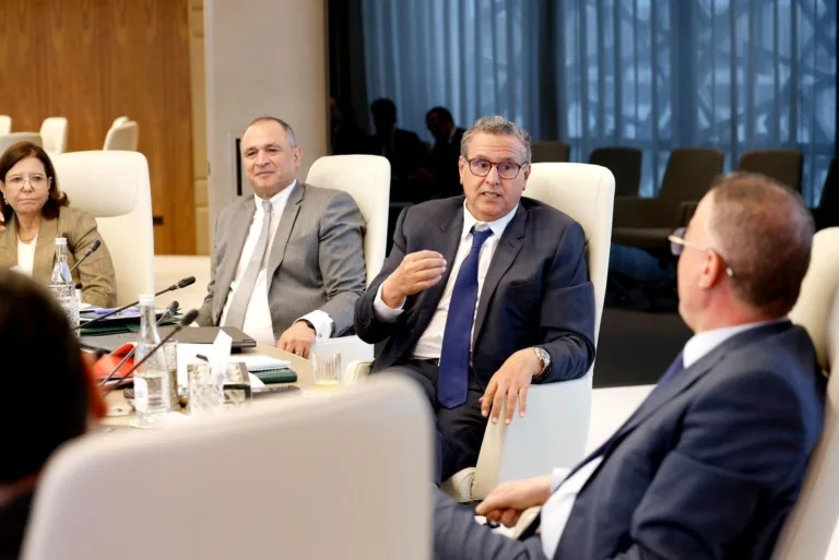 الحكومة تطلق خارطة طريق التجارة الخارجية 2025-2027 بهدف خلق 76 ألف منصب شغل الحكومة تطلق خارطة طريق التجارة الخارجية 2025-2027 بهدف خلق 76 ألف منصب شغل