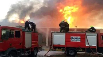 النيران تدمر مخزن للأدوات المنزلية في أبو النمرس وفرق الإطفاء تتدخل.