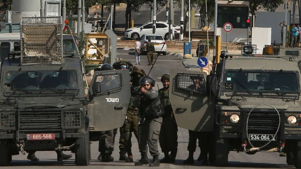 الخارجية الفلسطينية تُستنكر الهجوم على الوفد الدبلوماسي في جنين الخارجية الفلسطينية تُستنكر الهجوم على الوفد الدبلوماسي في جنين