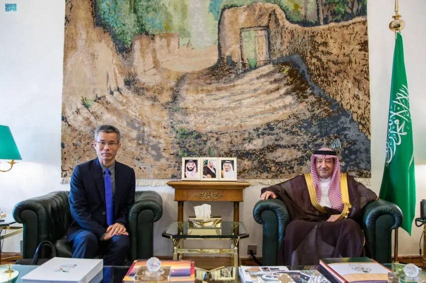 الخريجي يستقبل السفير الجديد لفيتنام
