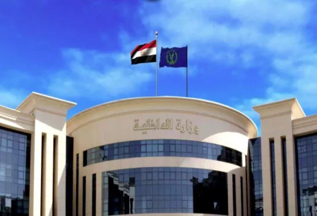 الداخلية توضح ملابسات ادعاء احتجاز محاميين داخل قسم شرطة في القاهرة الداخلية توضح ملابسات ادعاء احتجاز محاميين داخل قسم شرطة في القاهرة