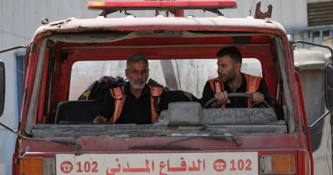 الدفاع المدني في غزة: 75 في المئة من مركباتنا “توقفت” عن العمل لشح الوقود الدفاع المدني في غزة: 75 في المئة من مركباتنا “توقفت” عن العمل لشح الوقود
