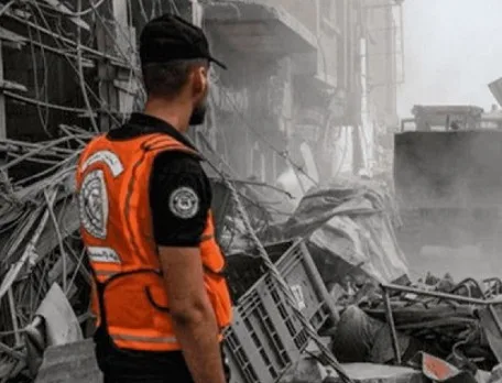 الدفاع المدني في غزة يعلن استنفاد موارده في ظل الحصار الإسرائيلي الدفاع المدني في غزة يعلن استنفاد موارده في ظل الحصار الإسرائيلي