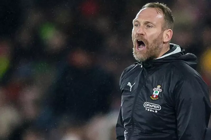 الدوري الإنجليزي.. مدرب ساوثامبتون يطالب لاعبيه بـ”حفظ ماء الوجه” قبل نهاية المشوار الدوري الإنجليزي.. مدرب ساوثامبتون يطالب لاعبيه بـ”حفظ ماء الوجه” قبل نهاية المشوار