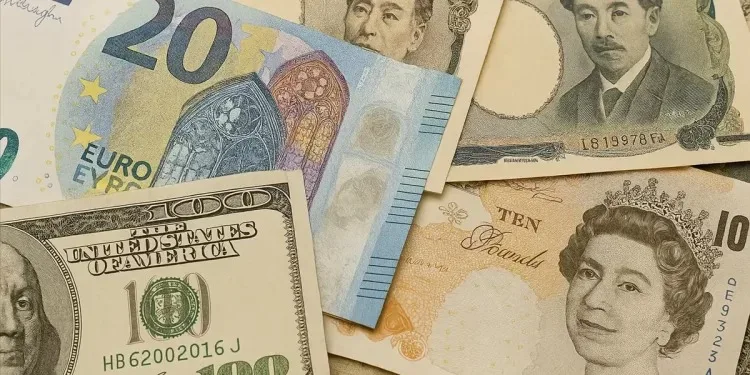 الدولار يستمر في التراجع.. ارتفاع أسعار الذهب والحديد مجددًا في السوق المصرية الدولار يستمر في التراجع.. ارتفاع أسعار الذهب والحديد مجددًا في السوق المصرية