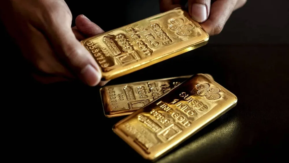 الذهبُ يهبط أكثر من واحد في المائة بعد الإعلان عن اتفاق تجاري بين أمريكا وبريطانيا الذهبُ يهبط أكثر من واحد في المائة بعد الإعلان عن اتفاق تجاري بين أمريكا وبريطانيا