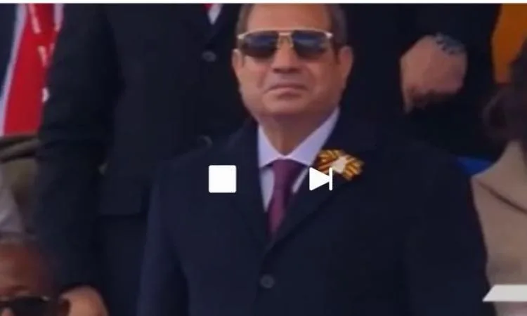 الرئيس السيسي والقادة يضعون اكليلا من الزهور على قبر الجندي المجهول الرئيس السيسي والقادة يضعون اكليلا من الزهور على قبر الجندي المجهول